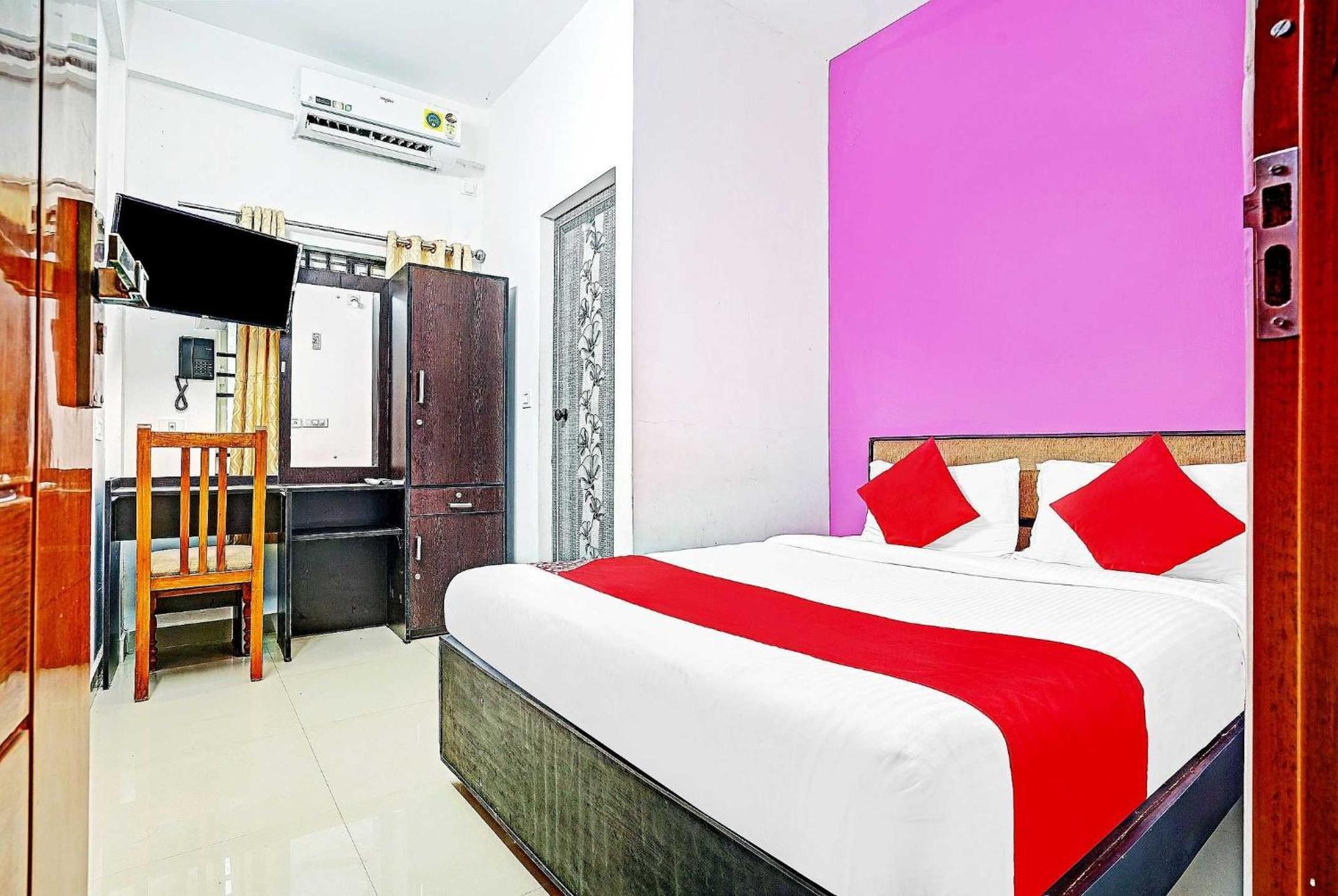 Hotel Thaza Rooms Nedumbassery Buitenkant foto