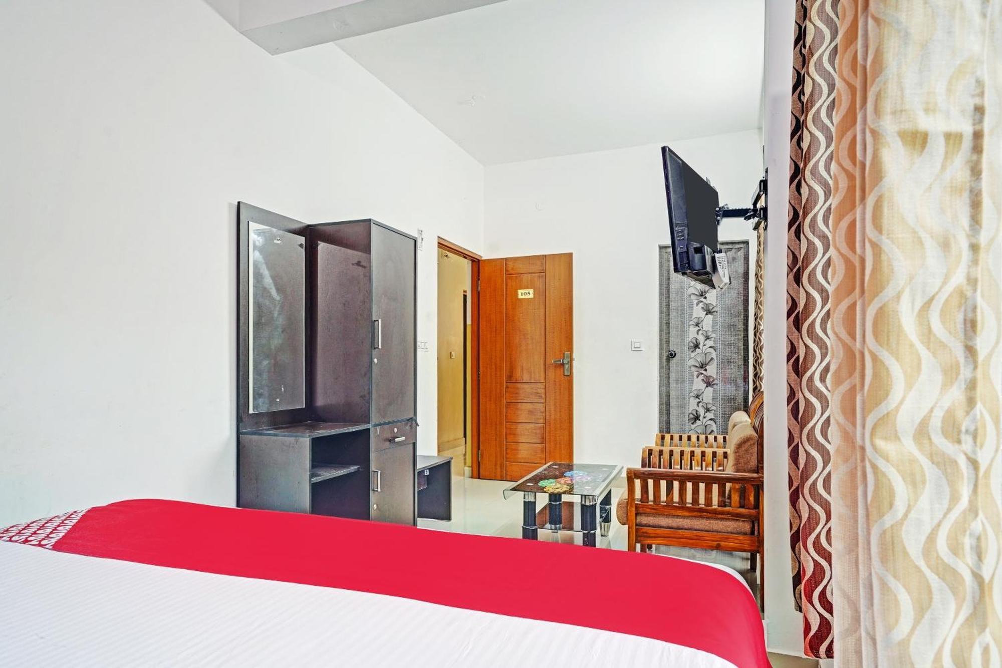 Hotel Thaza Rooms Nedumbassery Buitenkant foto