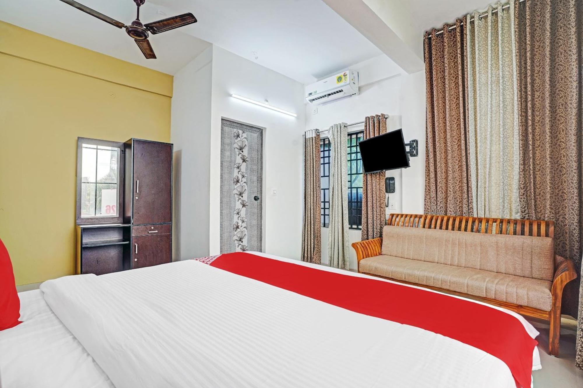 Hotel Thaza Rooms Nedumbassery Buitenkant foto