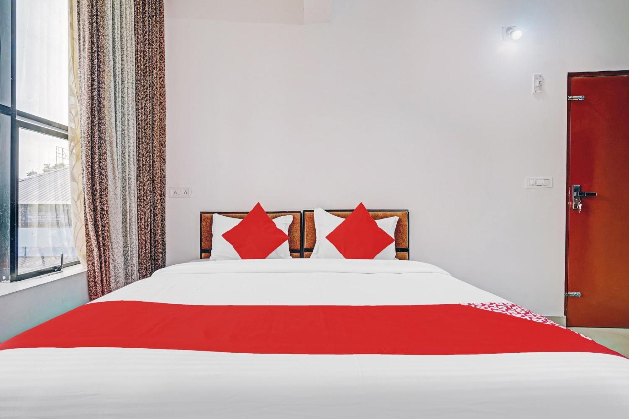 Hotel Thaza Rooms Nedumbassery Buitenkant foto